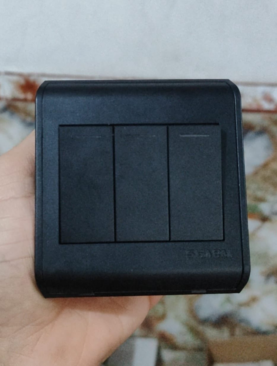 السلام عليكم
متوفر سويجات 

4خط 350قطعه
3خط 280 قطعه
2خط 370 قطعه
1خط 470 قطعه
سبّلت 20امبير 550 قطعه
سبّلت 45امبير 100 قطعه
ستلايت 300 قطعه 
جرس 150 قطعه
كب لغاء 200قطعه 
المجموع 28كارتون 

سعر القطعه500دينار 
للتواصل ***********
