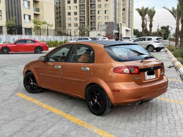 //
السلام عليكم 
هـ/ ***********  مكاني شهداء البياع 
السعر  /   (  62  ) $ مجال قليل 
موديل /   (  2008  )  رقم بغداد 
سوزوكي لون مشمشي مميز كير مكينه صدر مكفولات تخم تاير جديد شاشه كبيره كأمره خلفيه دوشمه داخل السياره جاهزه وكامله 
بيه قطعتين صبغ بدون دواخل
