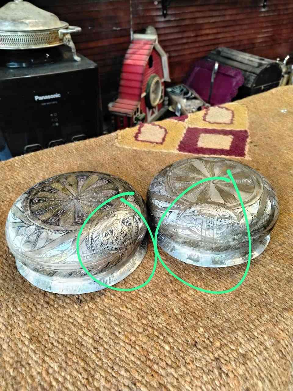طاستين نحاس أنتيك جميلات جدا جدا
يمكن استخدامهم .... قواوير زريعة .... مناظر .... صحون مكسرات ... او للمطاعم للفستق الحلبي .... 
او طاسات حمام تركي أو مغربي
0798586499


**إذا كنت صاحب هذا الإعلان وتريد حذفه لأي سبب، رجاءا أرسل رسالة إلى الدعم الفني**