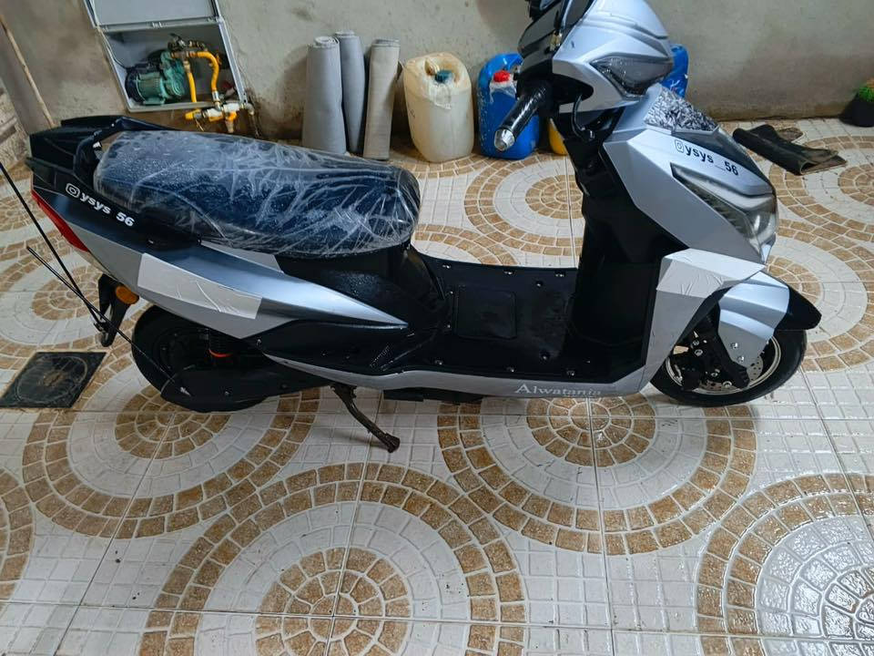 سلام عليكم دراجه سكنس 3 نمر شحن يمشي 50 كيلو استخدام 3 اشهر  سرعه حقيقيه 50  عدد البطاريات 6  نوع البطاريات ليثيوم السعر 600  وبي مجال للطيبين الرقم  ***********
