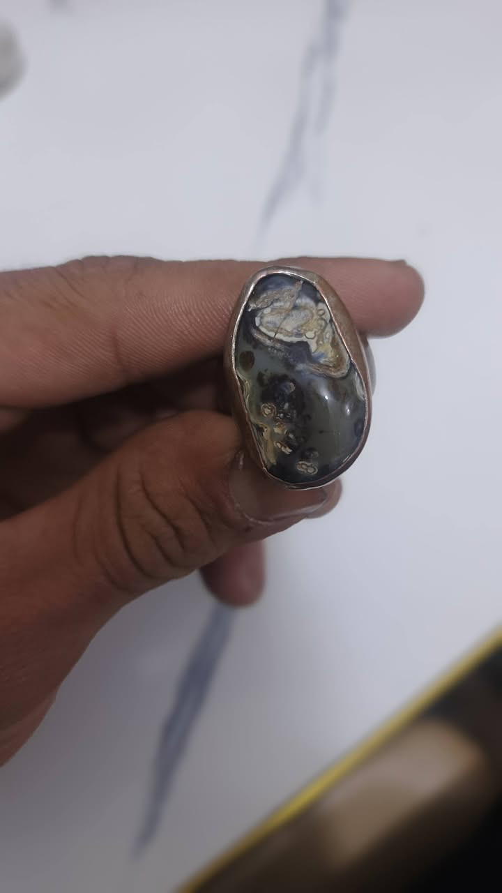 السلام عليكم هاذه الخاتم دهن ودبس
قديم كلش هاي صياغه اهلنه للبيع ***********بي واتساب
