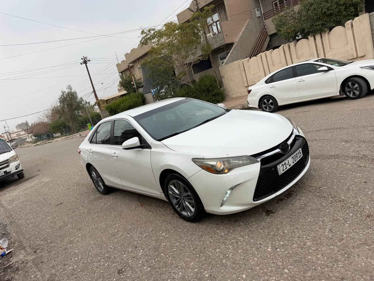 كامري 2017 موصفات SE أمريكي 🇺🇸 سيارة بونيد وجاملغ سكن صبغ فقط رقم شاصي موجود من ضمن صوار باقي سيارة شرط ارباك استيرن ومسستم كامل وسنوية ورقم وهزة وفحص مروري كله 2030 مجدده بدون اي نقص مباشرتا للتحويل اي شي ما يحتاج مكان سيارة كركوك حي العسكري 
سعره 147 بيه مجال للطيبين 
*********** كركوك, العراق
