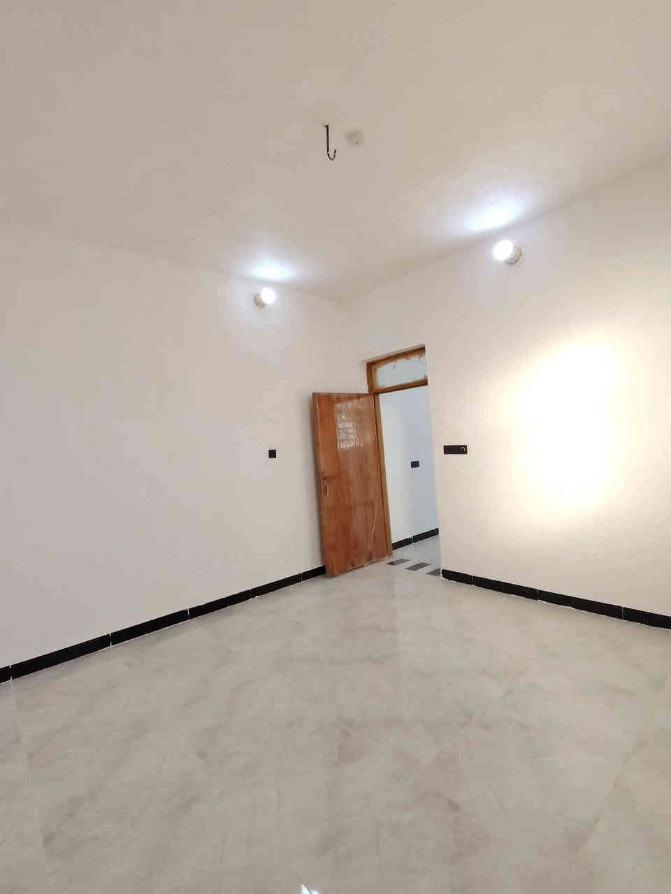 المساحه ٥٠ م طابو زراعي السعر مناسب جدا 
النجف // مقابل قرية الغدير 

بناء حديث وغير مسكون
صب // طابوق / 

جاهز البيت 
السعر  ( ١٩ ) مع المجال 
*********** وتساب 

***********
