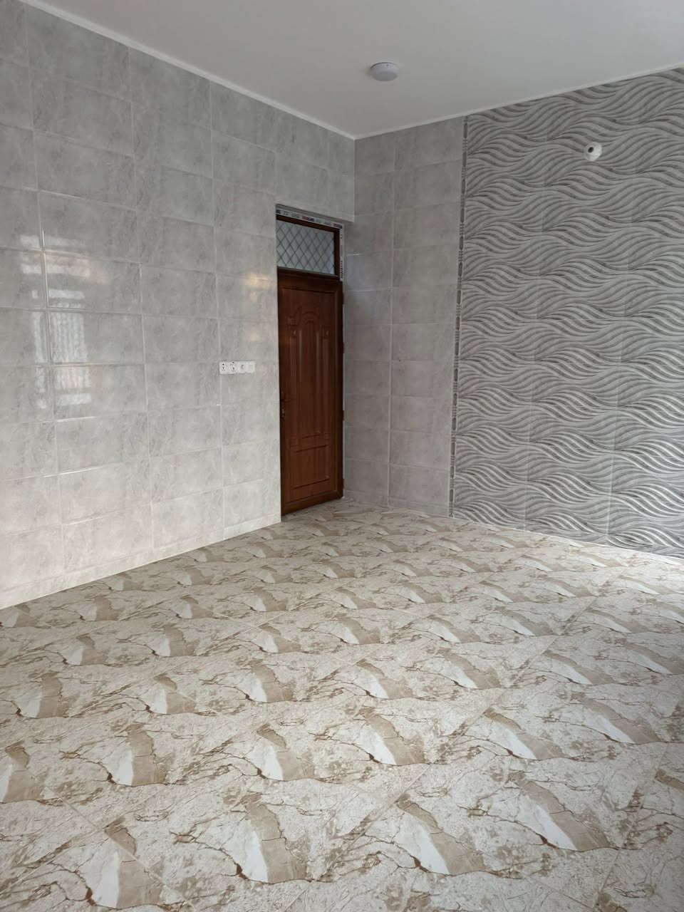 أعلان أعلان رقم  🏠 (95)
جزيرة بغداد السياحية
 الفحامة شارع المركز
مساحة 200 متر  واجهه 10 متر النزال 20 متر 
بناء حديث وجاهز 
يحتوي على مدخلين 
 استقبال/ مطبخ / حولي داخلي  /  4 غرف نوم سويت   / 
خدمات 5 / كرج 
 
تفاصيل البناء 
صب ارضيه رباط شريطي 60 في 60  والسقف سمت با زيان مانع رطوبه 
 الصحيات بوري ماء والغاز من شركه  أمل شريف مصري 
تأسيس كامرات 
بناء بلوك ثقيل  بسمت كبيسه 
تأسيس كهرباء شركه العقبه الأردني
تسليح الشيش الارضيه والسقف  fـf العراقي
ارضيه بورسلين 

💰💴💴 سعر خاص  💵💵💸

علمان أنا شارع كميره مخدومه 
من ماء / كهرباء/ مجاري / أرصفه / أناره تبليط 
~~~~~~~~~~~~~~~~~~~~~~~~~~~~~~
عندك عقار وتريد تعرضه وينباع بسرعة ..؟
ارسل التفاصيل ع الخاص او الواتس أب والباقي علينا
🏡 مكتب إعمار  المستقبل  🏡
#بناء  #اشراف  #خرائط  #هدم  #ترميم  #مقاولات
للاستفسار عن عروض سابقه داخل صفحة
او زورونا موقعنا قرب باب الثالث الجزيرة أول نزلت كميره 
 

***********  يحتوي على الواتس اب 

‏‪***********‬‏ يحتوي على الواتس اب
