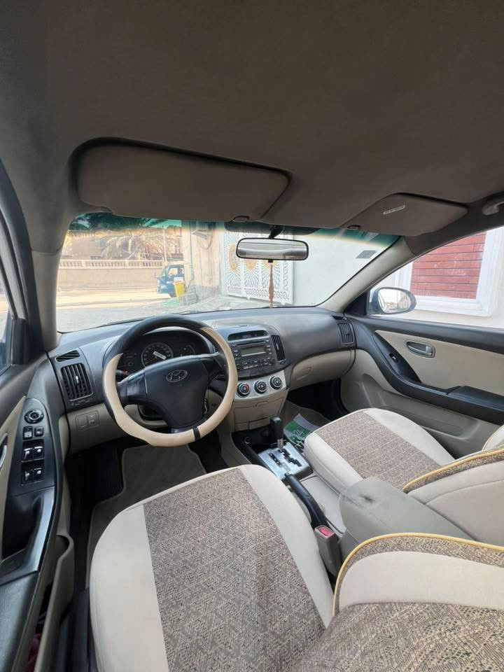 السلام عليكم
الانترا 2010 خليجي للبيع 
محرك 1600 دكشن عالي 
بيه قطعه صبغ ولباقي كفاله 
رقم بغداد بسمي 
السعر 107 وبيه مجال 
الاستفسار(***********)
