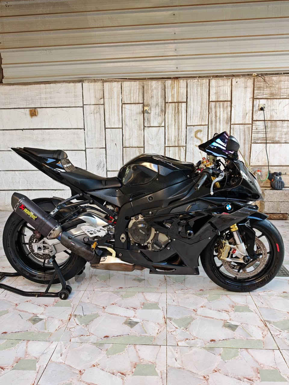 للبيع BMW s1000RR 2011 محدث 2014
دراجة وارد ياباني جديده 
كل نقص ماكو محرك كير شرط طك كارتون مكفولة من كلشي السعر ورقه 65 دراجة بدون رقم مكاني كركوك للاتصال ***********

