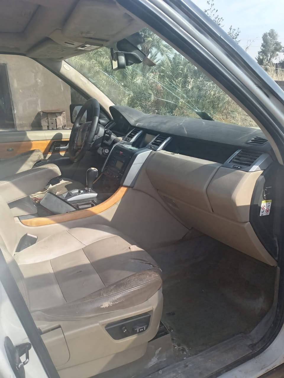 السلام عليكم من رخصت الدمن المحترم للبيع رانج موديل ١٠ محوره مكينه ديفور الجبيره بلجيس مكفوله من كلشي من كص وطلب عشائر سياره شلعه فول تخبل حيل جديده بمعنى الكلمه تراي كلش حلو سبورت جوبلس شغال توني شادهن فول مواصفات السعر ٥٥ وبيه مجال المكان واسط مراوس حسب القناعه ***********رجا رجا الموشراي لايخابرني
