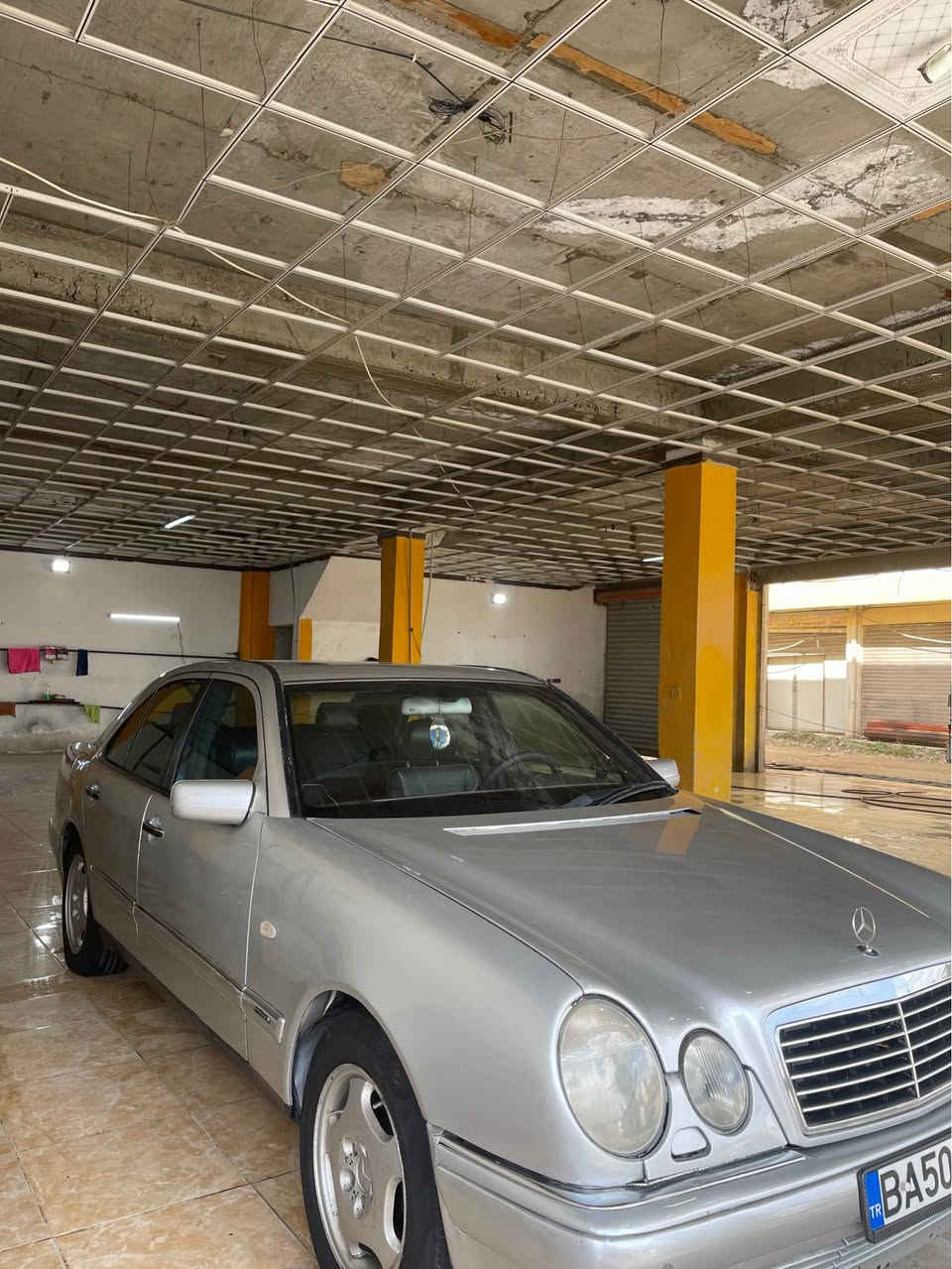 مارسدس عفريت
موديل ٢٠٠٠
فول فول كوشن سارو گرم كوشن جلد
سلايت
گيرو مكينه ب شرت
تقه و رقه و تخمه بشرت
عام به خ بو جاني بي ليدان
منفيس براهيم خليل
42 مجال *********** دهوك, العراق
