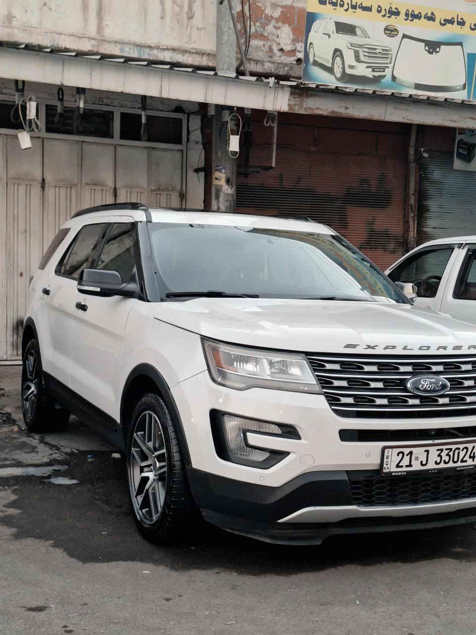 Ford explore 2017
ئۆتۆمبێل: فۆرد ئێکسپلۆر (استراد خاص)
مۆدیل:2017
جۆر:V6 twin turbo 
مواسەفات: فوول فول
پانۆراما، 3ڕیز کوشن، کوشن سارد و گەرم، کوشن کارەبای کامل،لایت لید و عەدەسە و زینۆن، 3شاشە و شاشە گەورە،زۆر مواسەفاتی تر
بێ دەعم و لێدراوی
گێڕ و مەکینە: بەشەرت
سەنەوی: بەناوی خۆمەوەیە و تا 2029 تازەیە
نرخ: 225 و معامەلە
***********

فورد ايكسبلور استراد خاص 2017 فول فول مواصفات بانوراما ٧ مقعد و كشنات خزن كشنات تدفئة و تبريد كشنات كامل كهربائي و 3شاشات و شاشة كبير و هوائي مواصفات أخرى 
بدون ضرب و تعديل 
كير و محرك بشرط على وضع شركة
سنوي باسمي جديد حتى 2029
سعر 225 و بيها مجال
*********** رقم صاحب السيارة
