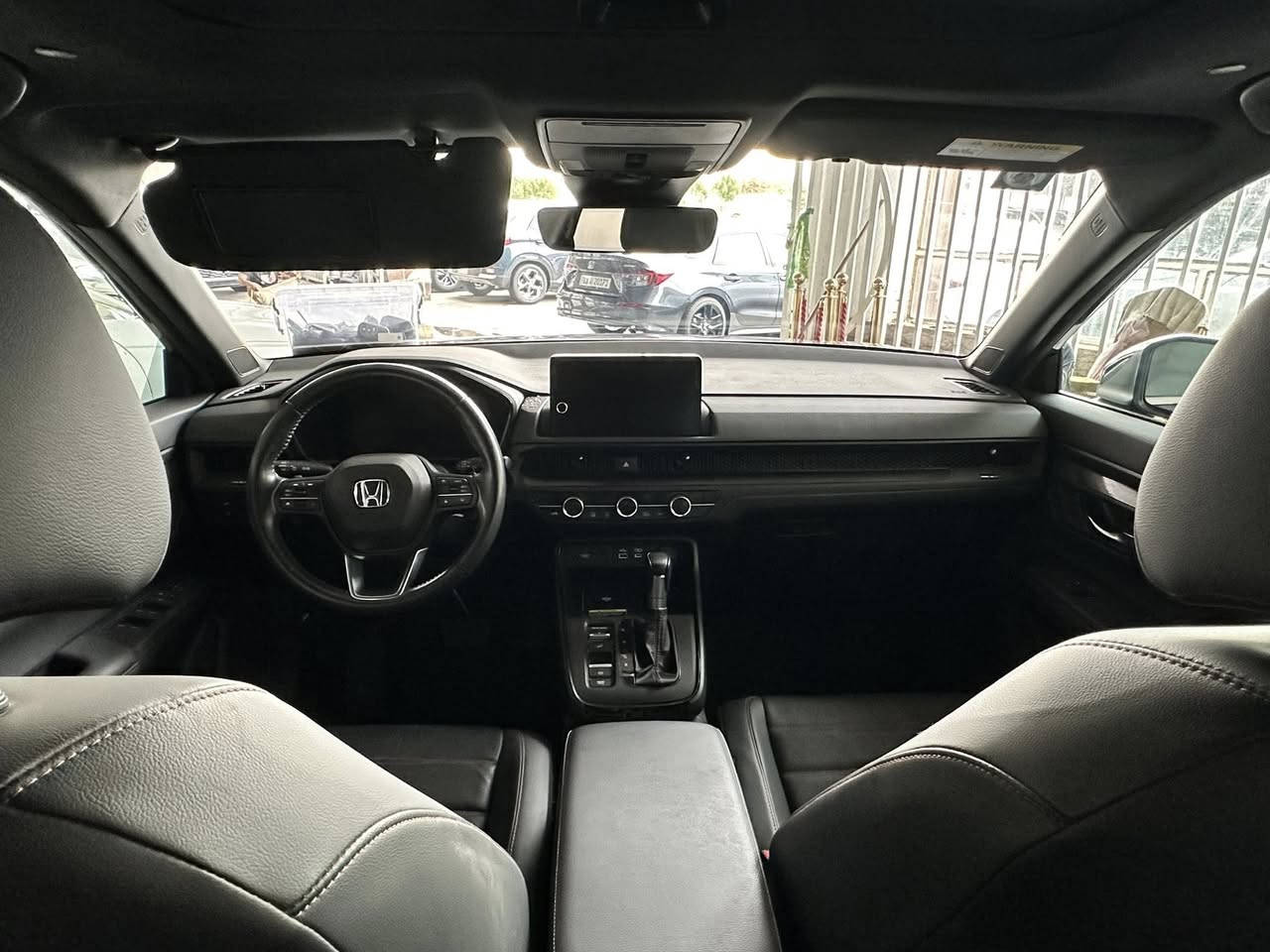 للبيع 

  2024 HONDA CRV sport limited 

هوندا سي آر ڤي هايبرد سبورت فول مواصفات 2024

 المدينة - بغداد – البياع 

•     المسافة المقطوعة    -   52  الف ميل 

------------------------------------------------------------ 

 السعر:        لمعرفة السعر   اتصل على الارقام

***********

***********

وسوف يتم الرد على الخاص برسالة بالسعر ورقم البائع 

 المواصفات :

 الموديل: 2025

 الفئة: sport limited

 محرك 2000  + هايبرد – اقتصادية وعزم ممتاز

 ناقل حركة أوتوماتيكي

 نظام دفع ثنائي

 ماشية 52 الف ميل 

 ويل قياس 18 إنج

 الحالة: ثلاث قطع تبديل ( جاملا بنيد + دعامية )

السيارة بدون صبغ

 الشاصي سليم وايرباغ السايق طاك

 استخدام ناعم

 داخلية السيارة نظيفة جداً

 السيارة خالية من أي مشاكل ميكانيكية أو كهربائية

 المواصفات الإضافية:

 فتحة سقف

بصمة 

هاند بريك بصمة

عزل ممتاز

هايبرد

قطعتين تبريد

مانع انزلاق 

ABS

 مقاعد جلد اسود كهربائي

 شاشة لمس وسطية

تحكم ستيرن

 نظام ملاحة

 كاميرا خلفية دوارة

 بصمة ودخول ذكي

 بلوتوث / USB / AUX تحكم صوتي

 نظام قيادة متعدد الوضعيات

حساسات خلفي وامامي + مري

 إنارة LED – داخلية وخارجية
