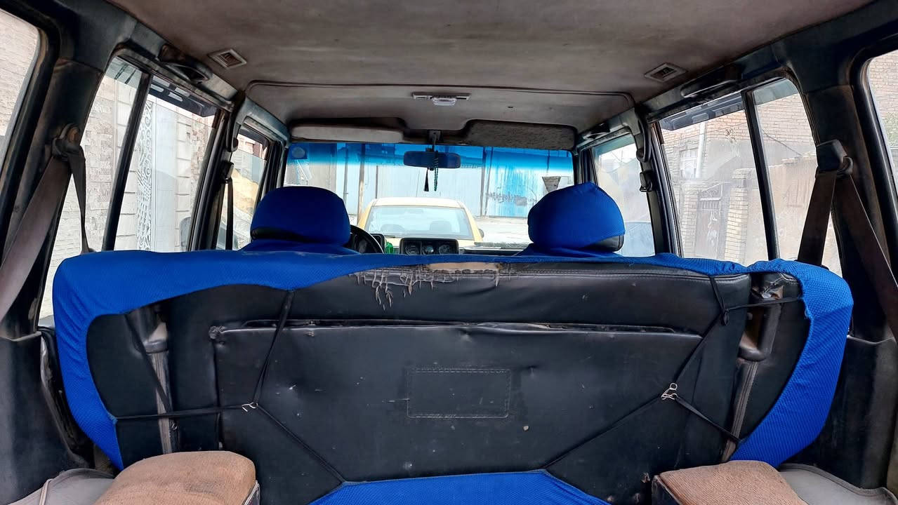 كالوبر للبيع مكينة وكير ففتي سيارة حلوة بلادية بيه صبغ قليل تحويل ثاني يوم السعر ٤٥ وبيه مجال تليفون ***********مكاني بغداد
