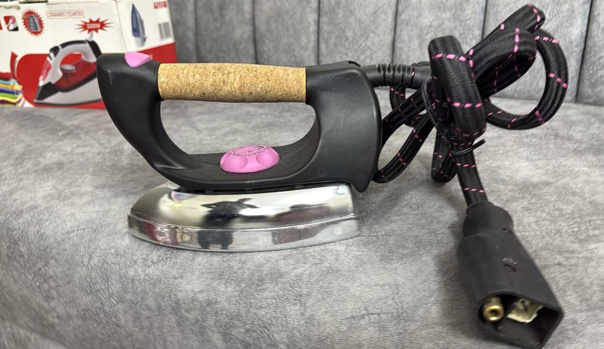 للبيع أصلي ونظيف جدا
للتواصل

‭٠ ٧٧١ ٥١٥ ٨٢٠٠‬
