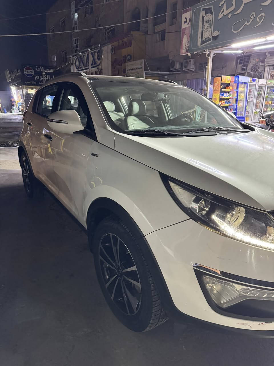 السلام عليكم 
اسبورتج خليجي ٢٠١٧ محرك ٢٤٠٠ دوش 
سياره مكفوله كفاله عامه محرك وكلشي صدر جديد سياره فول فتحه تحكم استيرن 
سياره بيه بارد بجاملغ الخلفي وراجع بارد 
مكان سياره حي اور 
سعر ١٧٠ وبيه مجال حك جيه 
***********
