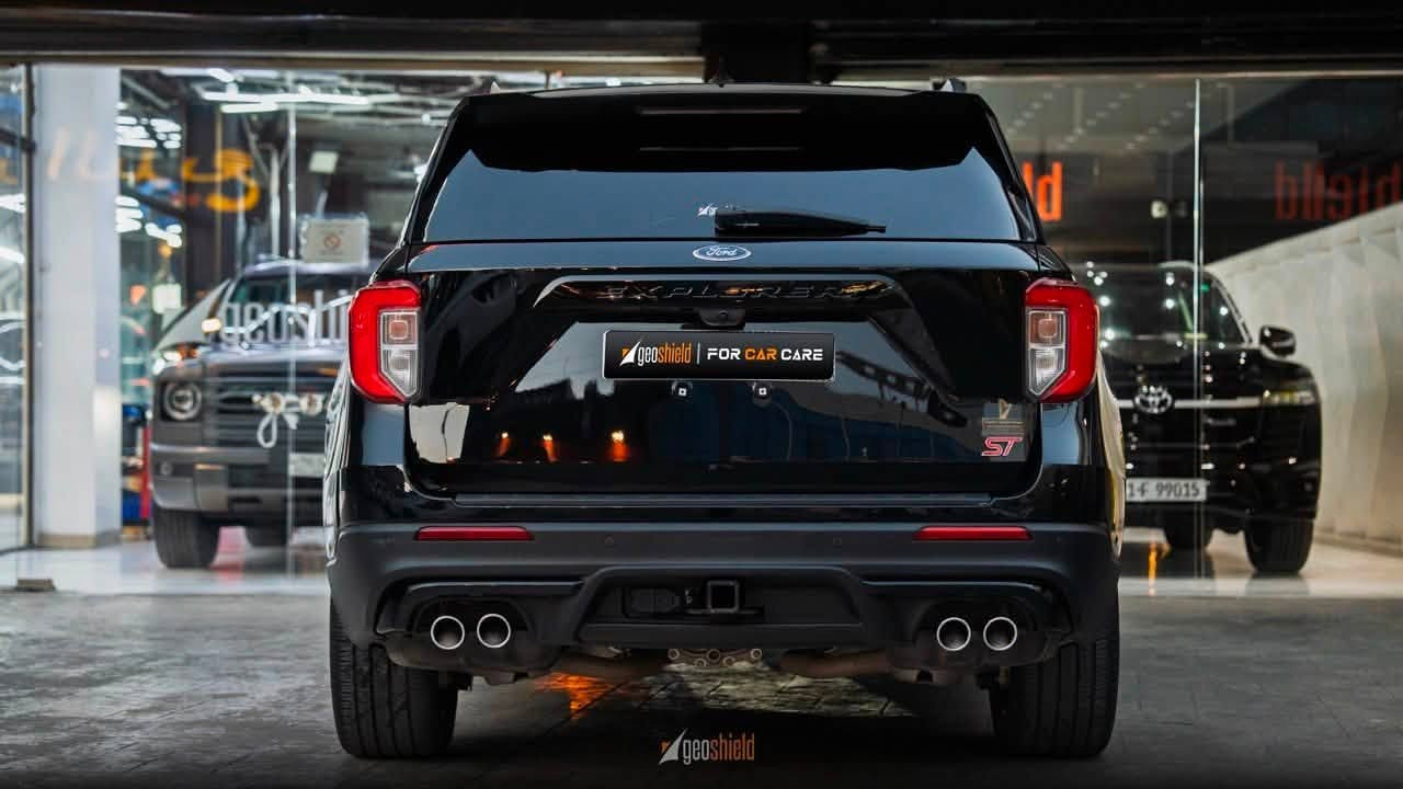 فورد اكسبلور ST performance
موديل 2023.
* القوة: 400 حصان.
* ناقل حركة أوتوماتيكي 10 سرعات.
* دفع رباعي (AWD).  

التسارع والسرعة

* تسارع 0-100 كم/س: حوالي 5.2 – 5.4 ثانية.
* السرعة القصوى: حوالي 230 كم/س 

* مقاعد رياضية جلدية مع تدفئة وتبريد 
* شاشة عدادات رقمية 12.3 إنش.
* نظام SYNC مع Apple CarPlay وAndroid Auto.
* كاميرات محيطية وحساسات ومجموعة Ford Co-Pilot360 
للسلامة.
*سقف بانورامي على طول السيارة 
7 مقاعد منفصلة vip 
حجم الويل 21 انش رياضي

* نظام قيادة رياضي وتعليق محسّن من فئة ST.
السيارة تقرير غرق الغرفة مبدلة بالكامل صفر مسج على حالة الوكالة 
بغداد / المحمودية 
للتواصل واتساب ***********
