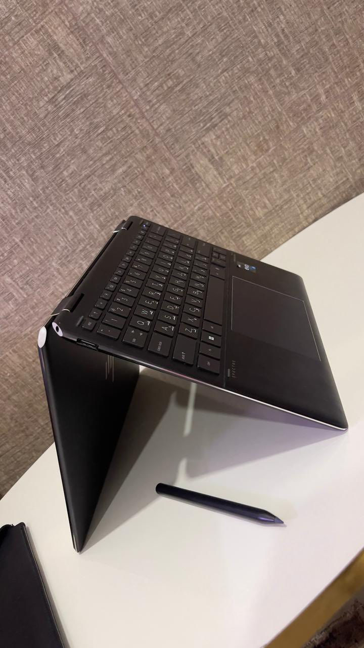 لابتوب hp spectre نظافة 100٪ لرجال الأعمال والمصممين والمهندسين
لمس وقلاب ويحتوي بصمة اصبع وبصمة وجه 

سعر الجديد مليونين وربع
للبيع بسعر مليون و680 فقط 

المواصفات

شاشة اوليد OLED حجم 14 انج 
لمس وقلاب 360
تدعم دقة لحد 3k 

المعالج:
Intel Core i7-1255U (الجيل 12)
10 أنوية – تردد يصل إلى 4.7GHz
 كرت الشاشة:
Intel Iris Xe Graphics (مدمج)
 الذاكرة (RAM):
16GB LPDDR4x 4266MHz
 التخزين:
1TB NVMe PCIe Gen4 SSD

يحتوي بصمة وجه وبصمة 

السعر 1680


**إذا كنت صاحب هذا الإعلان وتريد حذفه لأي سبب، رجاءا أرسل رسالة إلى الدعم الفني**