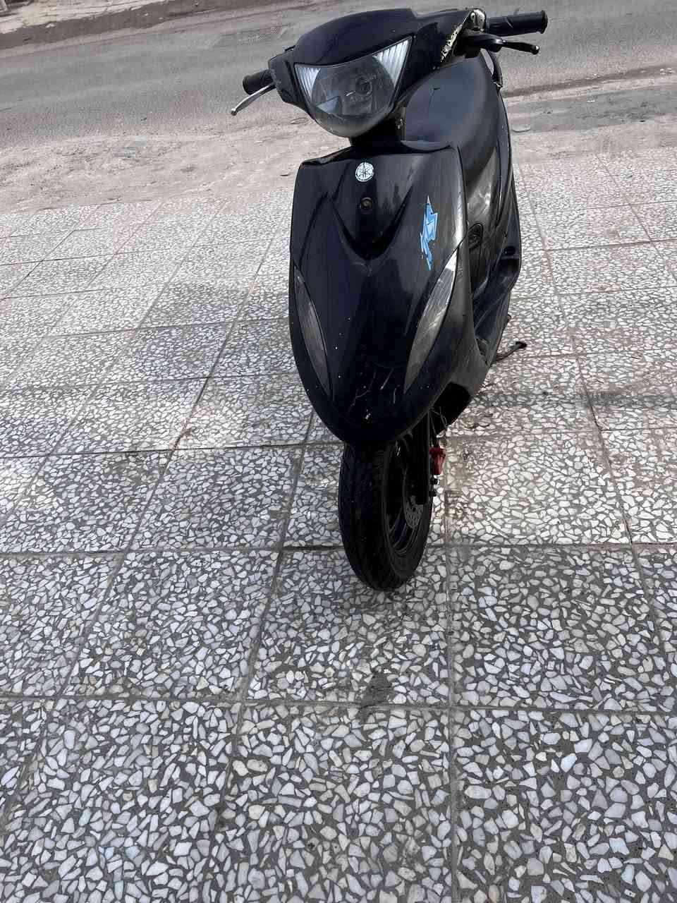 السلام عليكم دراجه ماكس عدله للبيع دراجه كلشي شغال بيه سلف هندر كرهبائيات كله شغاله هورن لايت قفل جنطه قفل ستيرن كلهن شغالات كفرات مختمات كلهن ويه المحرك ختم واحد اكفلك تبخير ونضوح محرك مينسمع صوته شلعه معدل نقصه فقط باتري ضعيف السعر ٥٥٠مكاني الدوره وهذه رقمي***********
