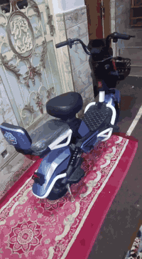 السلام عليكم عندي دراجه شحن للبيع السعر خاص اتصال عل رقم تعالى ***********
