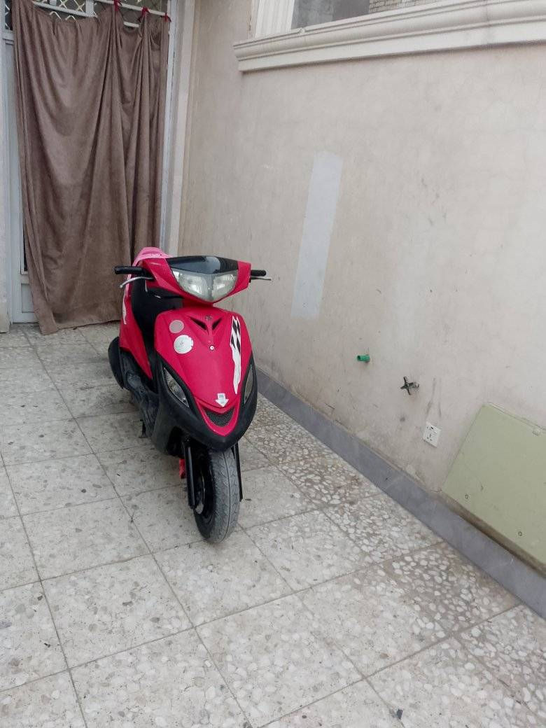 دراجه ماكس ثعلب ياباني سرعة 140 مكينه بلاديه ما مفتوحة ابد ناعمه شلعه قويه كهرباء كوله شغال نكره سلف هندر اوراق بسمي الدراجه كامله نضيفه السعر400 بغداد الشعب رقمي ***********
