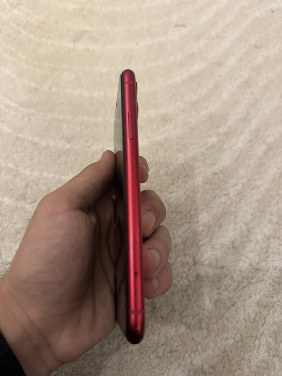 Iphone 11 عادي
بلادي مبيه شي نظيف شرط ممبدل بيه شي، 
بطاريته 85% 
نظافة فول الفول

سعره 300 بيه مجال للطيبين 
التواصل عالواتس
الرقم ***********
