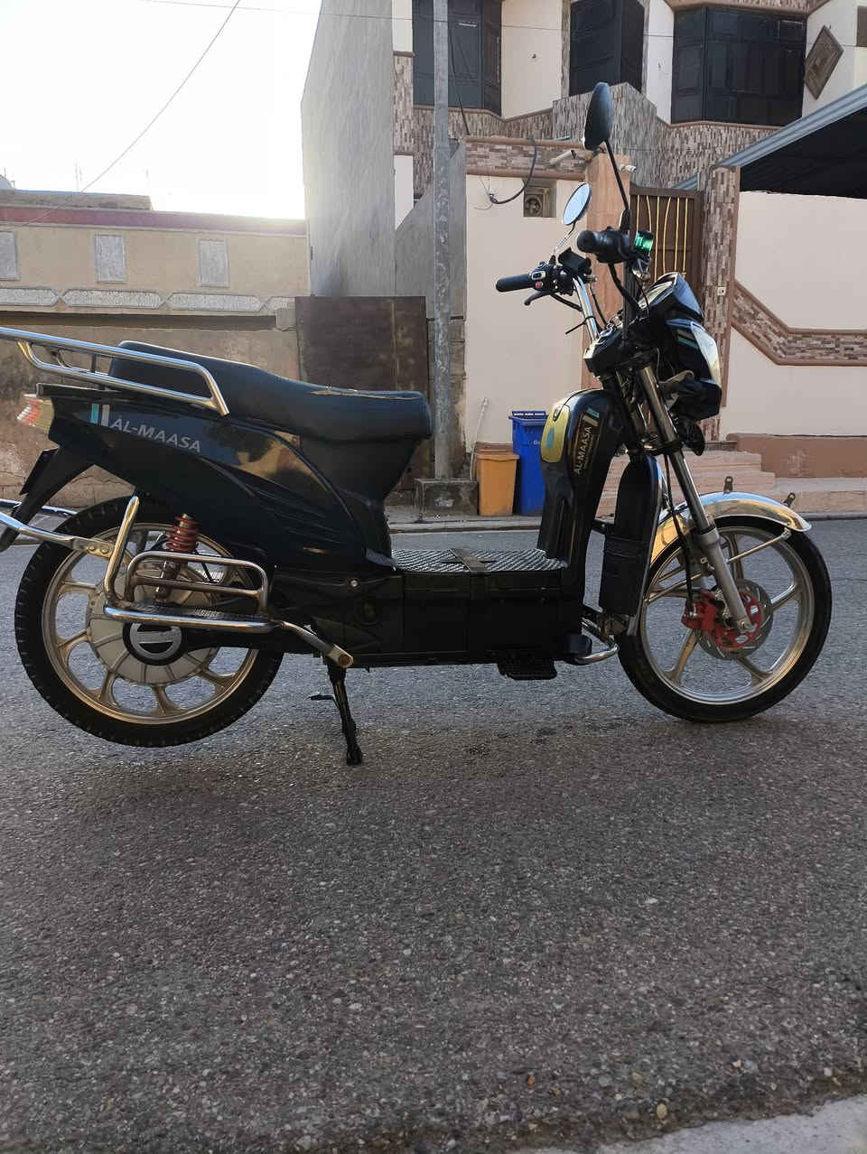 هارلي لبيع موديل 23 نوع الماسه بطاريات عشره يقرن كهربائيات كلها شغاله اي نقص مابيه  نضافه فول نضام بك كل نقص مابيه سعر 375 بيه مجال لشراي
***********
+9647827587898
