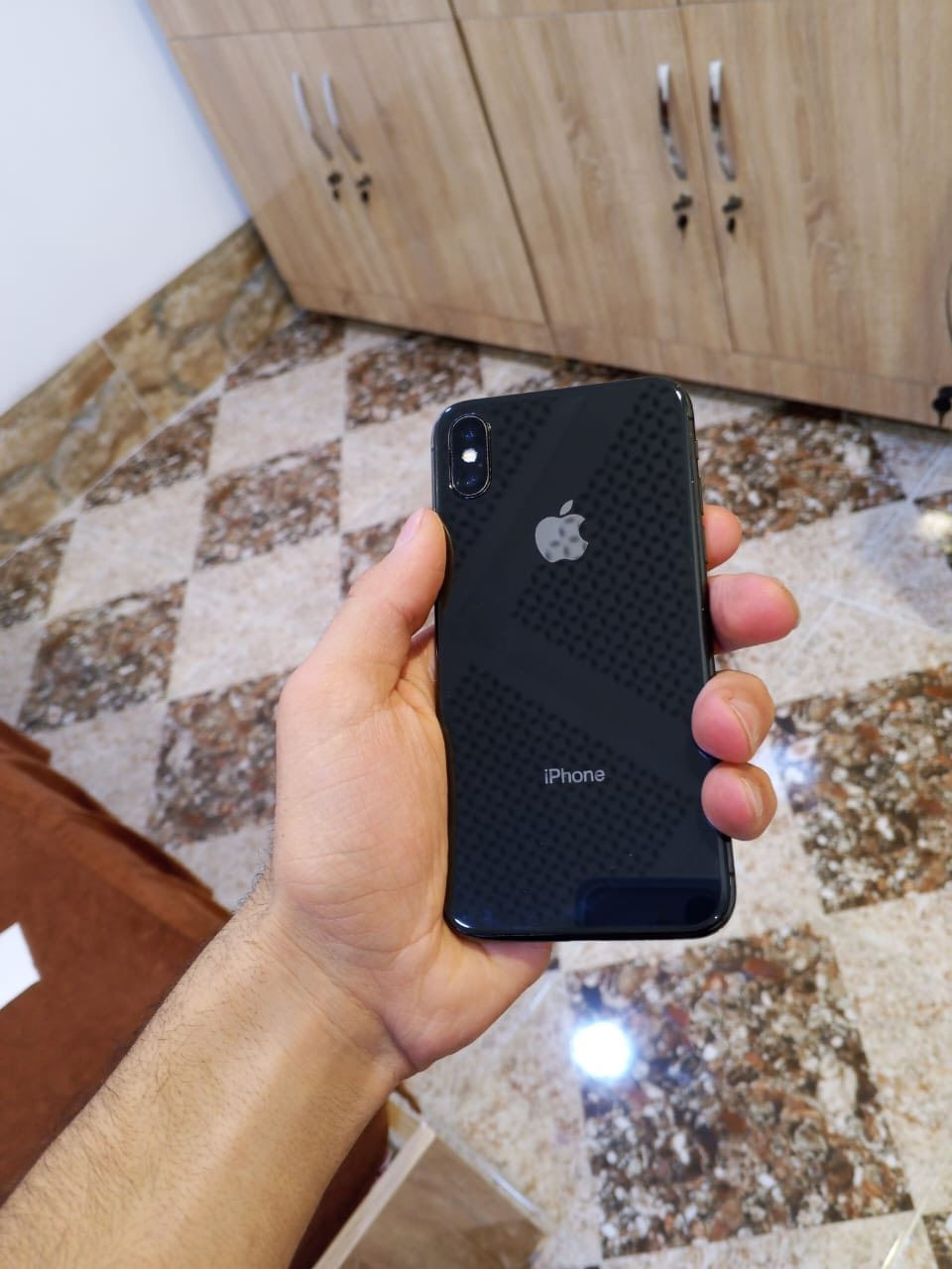 ‏السلام عليكم عندي iPhone X ذاكرة 64 بطارية بلات Face ID تشتغل كاميرات تشتغل   ‏مكان كركوك. ‏سعر 100💎.  ***********￼
