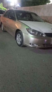 كامري ٢٠٠٥ محرك ٤ رقم بغداد فول مواصفات مصبوغة عام حادثها شبر واحد الج...