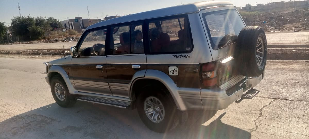 سلام عليكم 
 عندي باجيرو موديل 91 للبيع 
محرك فيفتي 
 رقم انكليزي باسمي  
سنويه  جديده لحد ٢٠٣١
الرقم واسط مشروع وطني 
التحويل ثاني يوم 
السعر 50 وبيها مجال
وعنواني واسط التواصل على هذا الرقم 
***********
