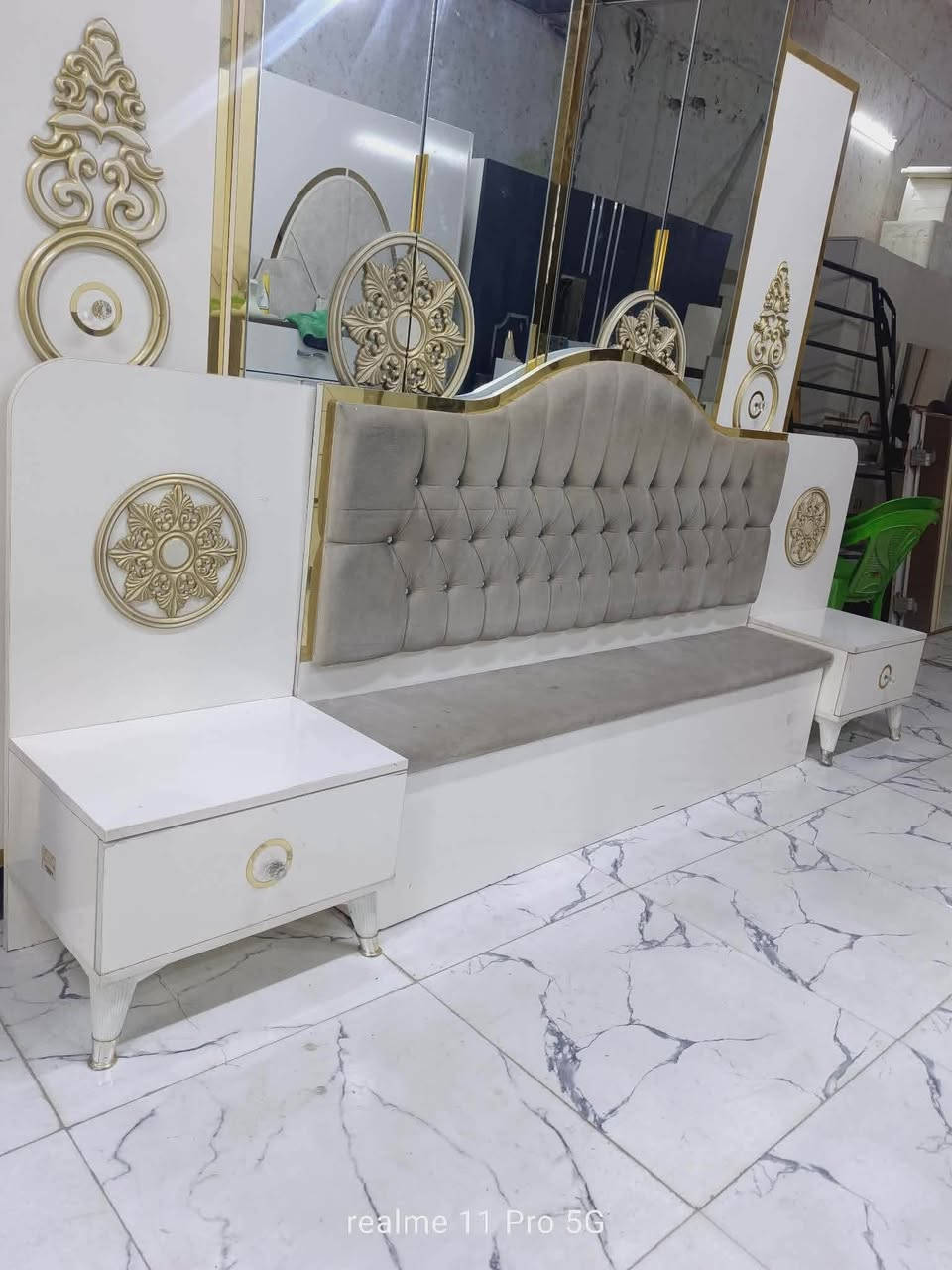 غرفة نوم تركي مستخدم😍💥 
 نضافة95💯
عدد القطع / 9 🩷💥
نضام / ابواب هايدروليك🦋✨
سعر / 750 بيها مجال🤍✨
شد ونقل داخل بغداد مجاني🛻
يوجود توصيل محافضات


**إذا كنت صاحب هذا الإعلان وتريد حذفه لأي سبب، رجاءا أرسل رسالة إلى الدعم الفني**
