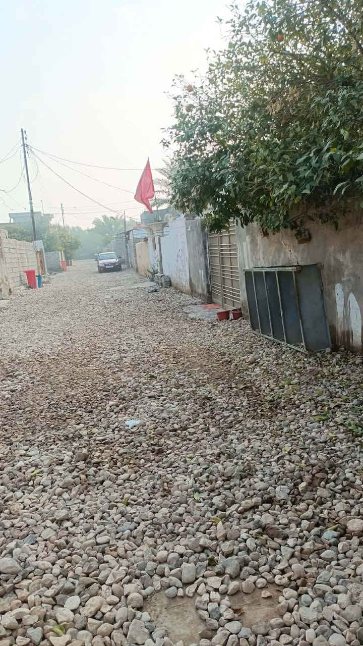 السلام عليكم دار للبيع بالبستنه 240 م
تفاصيل البيت غرفة وحدة 4 في 3
سكف عكاده
والستقبال 7 في 4  
والمطبخ 4  في 3 
وصالة  4 في 3 
وبي ترك 2  وبي مطبخ حار صغير 
إلي  يريد تفاصيل أكثر اتصل او خاص ***********
