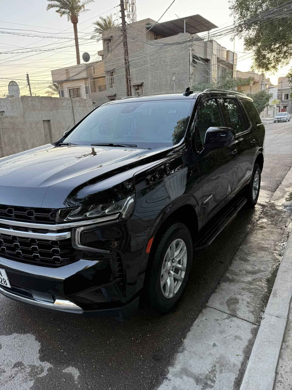 سلام عليكم تاهو موديل 24 هزه جديده بسمي ماشيه 27كيلو خليجي مواصفات معروفه سياره مال بيت ما متعوبه ومشيهه حقيقي سونار مرفق ويه صور جديد مكانهه بغداد سيديه سعر 48 رقم تلفون ***********
