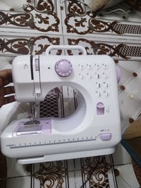 مكينه خياطه اخذته من ل امزون وحق القران منعرف نسوي بيه و اريد ابيعه و ...