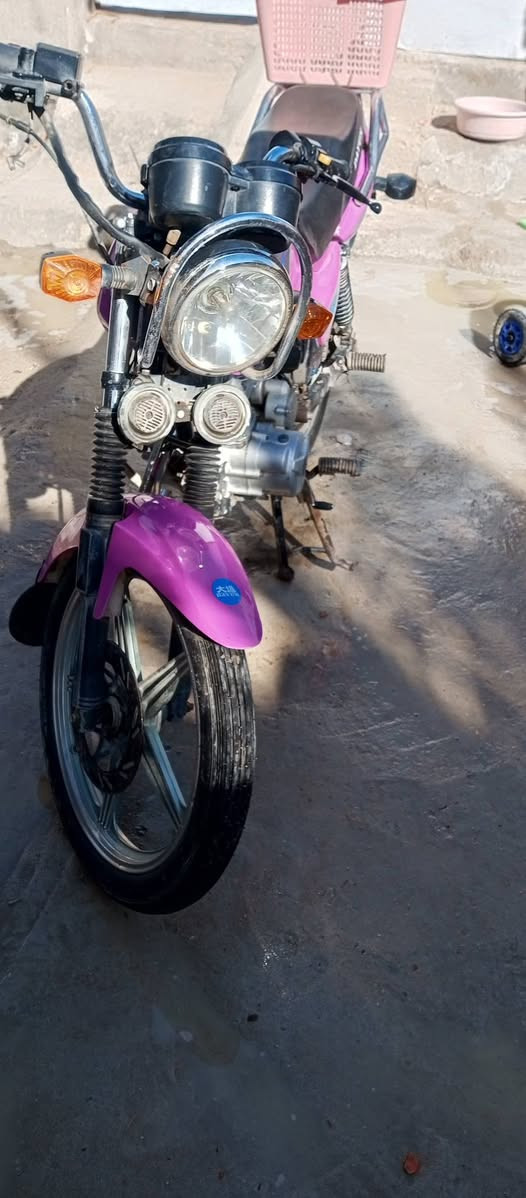 السلام عليكم بعد اذن المدير دايون عظم موديل 19اوراق مبدل الكفرات بلصل لون احمر دراجه كامله مكمله السعر 850 مكان كربلاء الامام عون *********** متواجد علا الفيس وهذه الرقم بي واتساب
