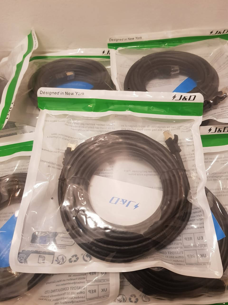 السلام عليكم 
توفر كمية كيبلات لان Cat 8 
9 متر 
بسرعة نقل يصل الي 40 كيكا في الثانية 
سعر القطعة 22 الف 
متوفر خدمة التوصيل الي جميع المحافظات
***********
***********
