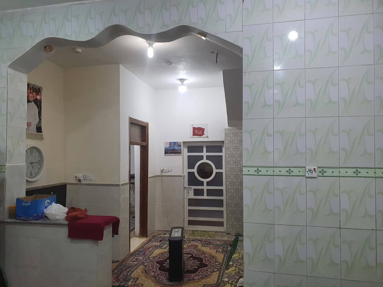 بيت للبيع طابو صرف شارع سيد جابر الواجهة ٨ متر ونص والنزال ٢٠متر تكون المساحة الكلية ١٧٠متر واقع حال والسند ١٥٠ متر يحتوي الطابق الأرضي غرفة مطبخ صالة استقبال صحيات وخارجية
الطابق الثاني سويت غرفتين نوم وصالة وصحيات  بناء حديث  مطلوب اسكان ٣٠ 
للاستفسار
***********
***********
