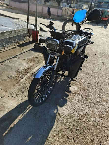 السلام عليكم دراجه 5 كير موديل 2025 دراجه صارلي شهرين من ماخذه مكاني بغداد سعرها 750 وبيها مجال للطيبين دراجه جيب اي فيتر وياك وافحص كلشي شغال بيها اي نقص مابيها الله شاهد ومامتعبها جنايها بس صار عندي شغله واريد ابيعها
***********
