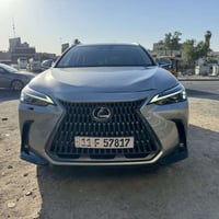 🚘 للبيع Lexus NX350 Hybrid 2024 🚘 🔹 الموديل: 2024 🔹 اللون: ذهبي 🔹 المح...