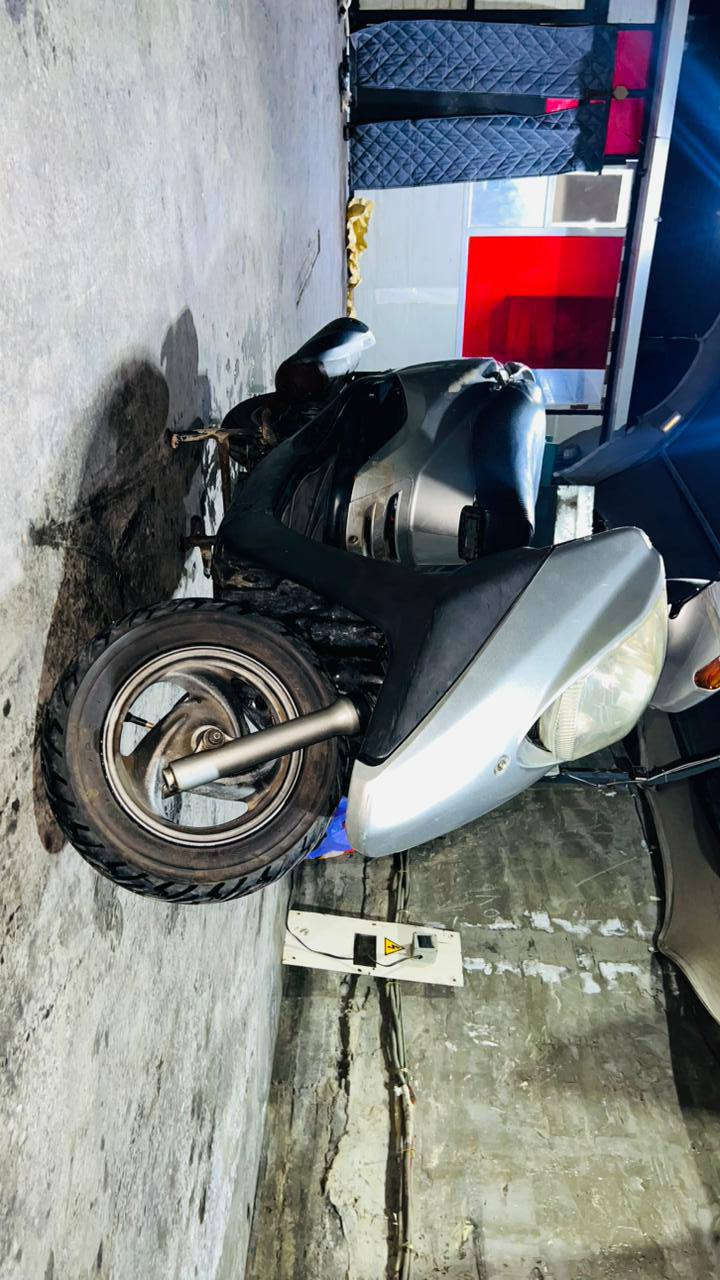 يالله اخوان اسلام عليكم بريز للبيع قيم بما يرضي الله كله ع البلاد فقط كابريتر تجاري جيب فيتر وياك وكلبها على راحتك عنوانها بغداد الرشاد او العبيدي 
(ترهم مراوس) حسب القناعة
رقم الهاتف ***********
