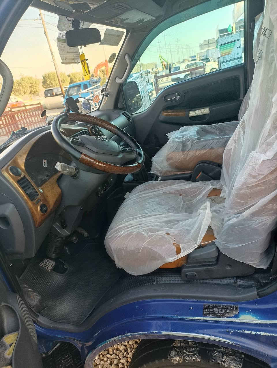 السلام عليكم  كيا فحل للبيع2018. تخم تاير 14.ستد 27.رقم بغداد .تحويل ثاني سياره نضيفه وجاهزه للعمل الاستفسار الإتصال ***********
***********
