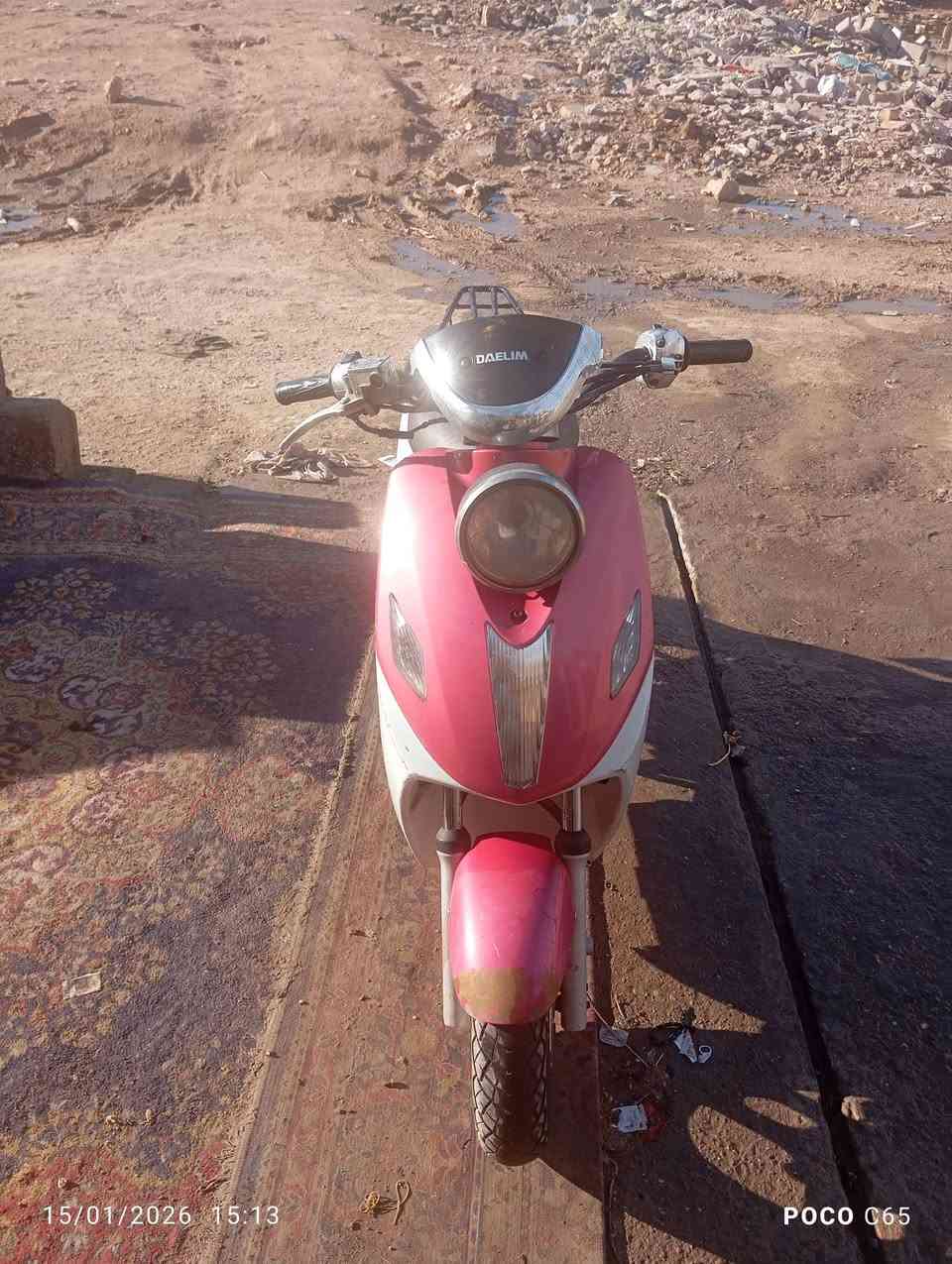 دراجة ديلم كوري حديث
بدون هندر حديثة دراجة شغاله وكامله ما بيها نقص 
بس بيها تأخير بالتشغيل السعر ١٥٠ وبيها مجال بسيط 
مكان سبع قصور ***********
