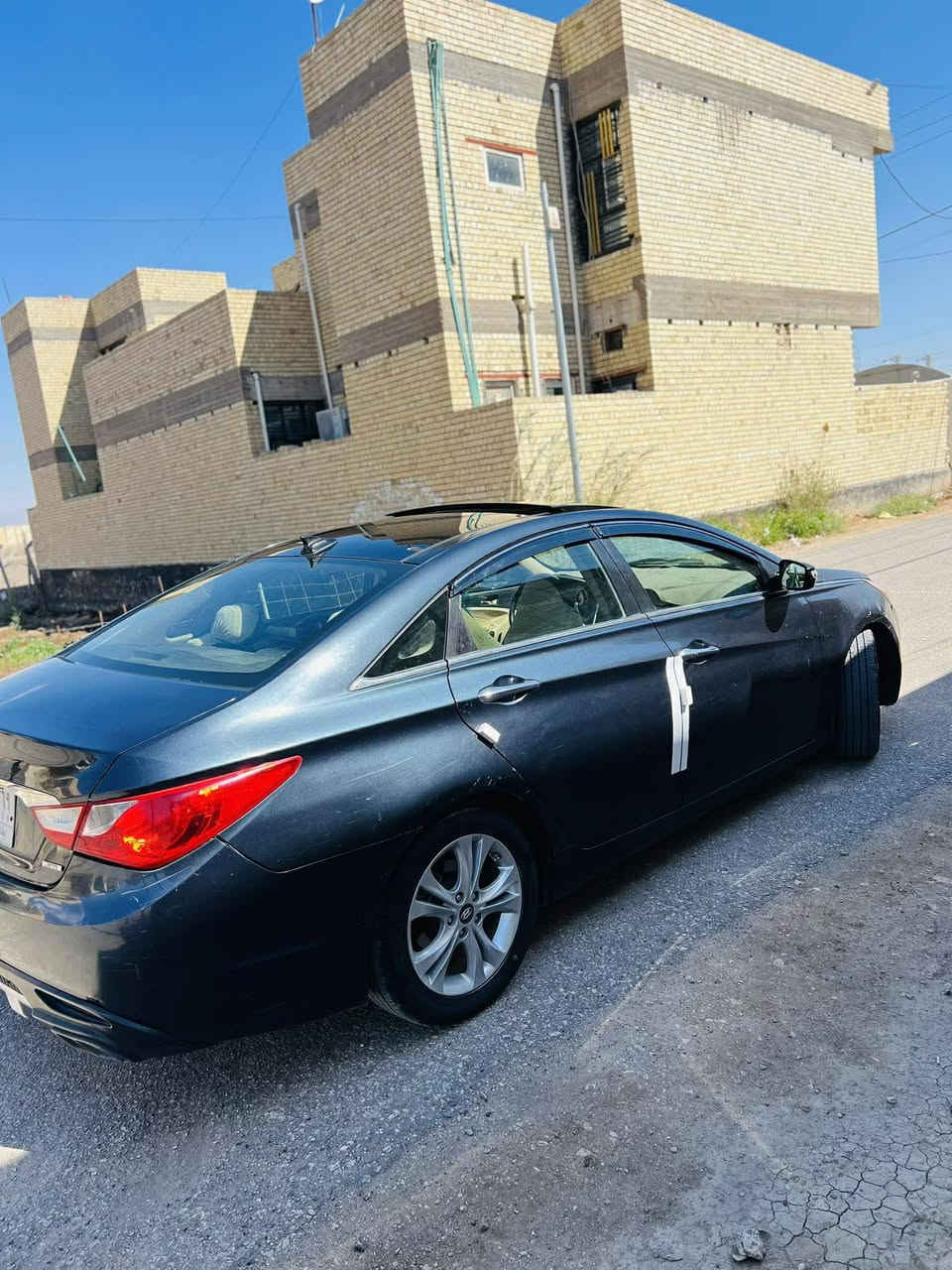 سلام عليكم سوناتا2012فول مواصفات 1/1كير ومحرك وحدادية كفاله تخم تاير جديد مال جناي جاهزه الاخير مكينه 2400بيها3قطع صبغ فقط
السعر88وبيها مجال 
الاتصال***********
مامتواجد بلخاص 👆👆
مواصفات السياره 
بني روما 
بصمه 
شاشه 
تحكم استرين 
داخل لونين
حساسات 
تبريد قطعتين
