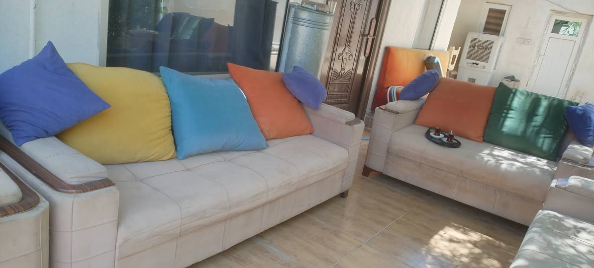 ئەم تاقەم قەنەفەیەبۆفرۆشتن سعری 130هەزار ناونیشان سلێمانی   ***********  501556866 07 شربازهير, السليمانية
