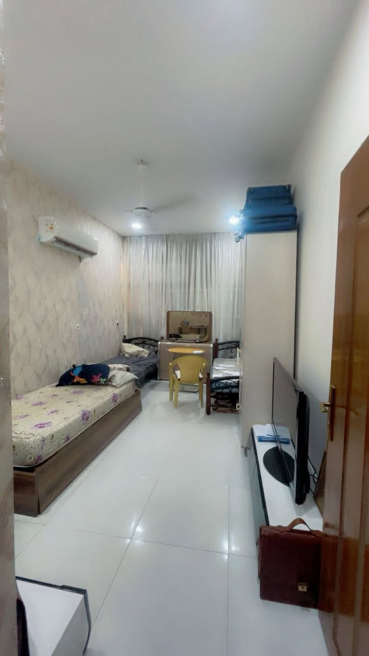 مشتمل 70م للبيع
يالله
مشتمل 70م 
واجهة 3ونص نزال 20
يحتوي على استقبال ومطبخ وحولي 
وخدمات وغرفه نوم
وطابق الثاني غرفتين نوم وخدمات
📍العنوان : حي اور قرب فلكة صباح الخياط

للأستفسار مكتب ارض الخيرات
***********
***********
