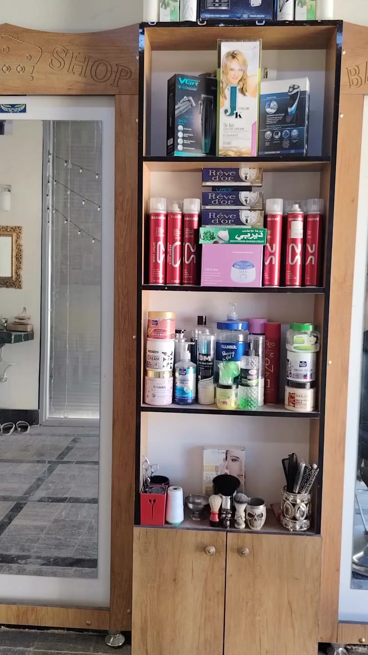 السلام عليكم صالون حلاقه للبيع فقط الادوات تريد اجار محل هوا والغراض ماكو مشكله ملاحظه أدوات حلاقه كامله مو ناقصه اي شي تواصل ***********
***********
