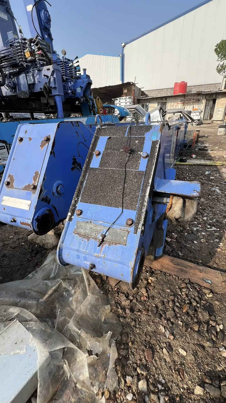 كرين اف اكس حديث فول سيفتي وارد يابان
حجم 360 مخالف 3 سلاتات جديد كلش كامل مكمل مع بم 13 سن مكاني البصره 
صناعيه حمدان
***********
