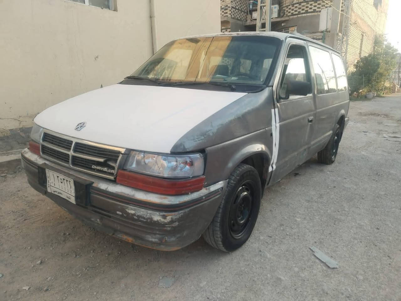 السلام عليكم. سعر ٢٣
دوج كلايسر94 مكينه وكير كرونه 2000 مكفولات 
رقم نجف والمالك يمي بنجف تحويل مباشر 
ترايها يخبل ونشطه
شغل وطلع وين متريد بس بانزين ودهن 
مكان نجف ***********
