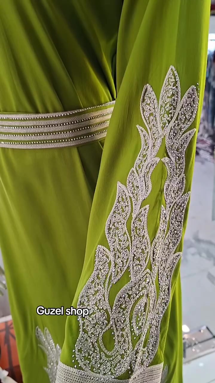 كلابية خليجية بتصميم راقي وأنيق 🤍
تطريز فاخر وشغل يدوي مع حزام يبرز جمالها ✨
متوفرة بـ 4 ألوان مميزة ومقاسات: L / XL / 2XL / 3XL
زورونا وتلكون الأرقى دائمًا 💫
📍 مجمع روتانا – الطابق الأول
كوزال شوب 🛍️


**إذا كنت صاحب هذا الإعلان وتريد حذفه لأي سبب، رجاءا أرسل رسالة إلى الدعم الفني**