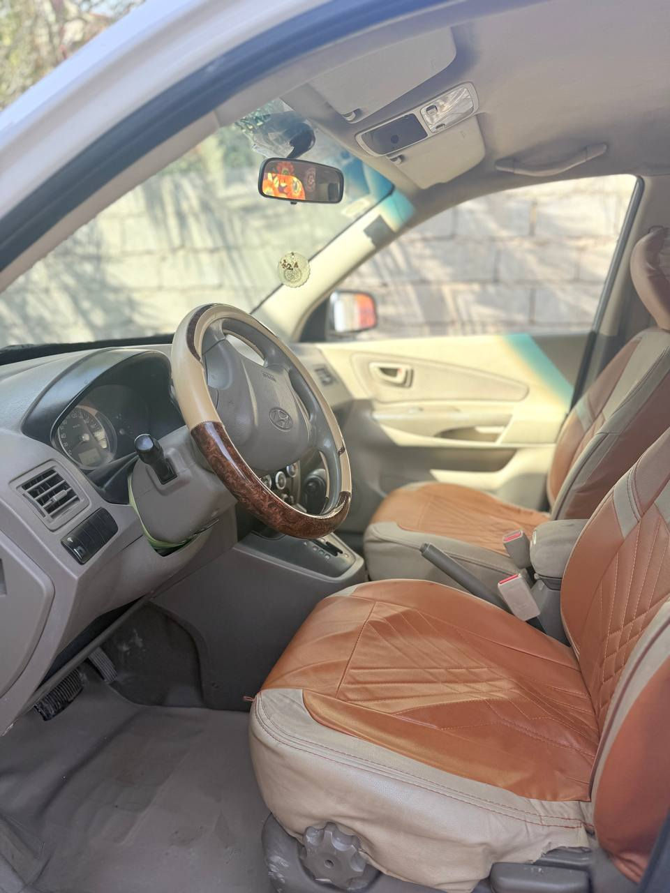 سلام عليكم توكسان موديل 10 بغداد الدولي الجديد سنويه باسمي  شرط المداور مكفوله من الضربه التبديل  والصبغ خليجي مكينه كير حداديه جديده تخم تأيز سياره جاهزه تبريد ثلج ماشيه  ميه وشويه كيلو متر مكاني بابل السعر 132 وبيها مجال ***********
