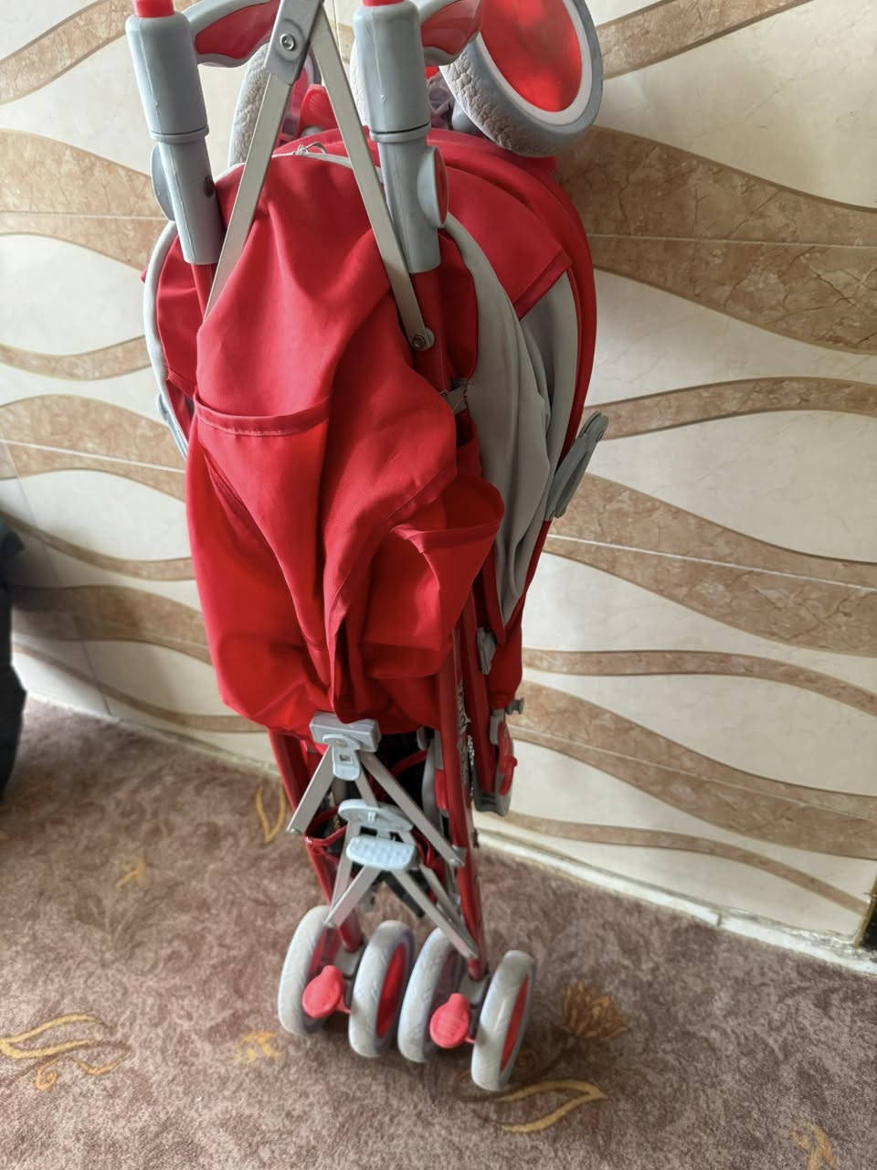 عربانه طفل للبيع السعر 25 مكاني بغداد ***********
