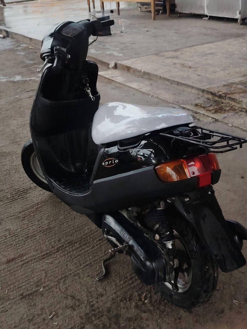 السلام عليكم دراجه بوتين تحريكه معدل نار كيج سرعه كيج بانزين شغال سلف وايرمنيه شغاله شاصي شرط مكينه خرسه شرط وباقي كدام لعين خدش مابي سعر 550 ***********
