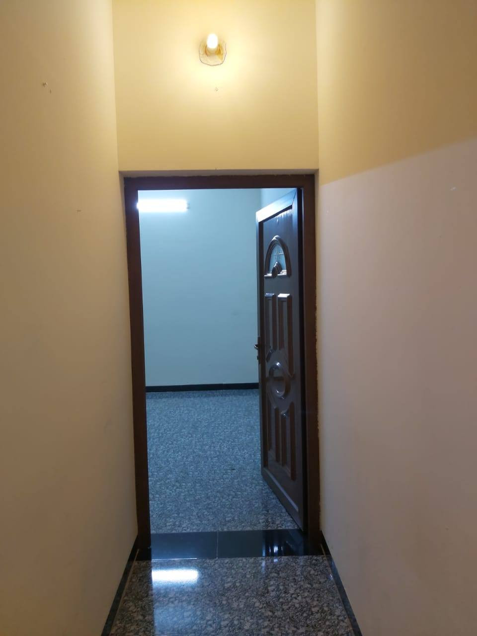 ✨ الأريج للعقار ✨
📢 شقة للإيجار – طابق أول
🏠 شقة جداً نظيفة ومناسبة للعوائل الصغيرة
📐 المساحة: 80 متر
🔹 تتكون من:
• هول مريح
• غرفتين نوم (غرفة كبيرة + غرفة متوسطة للأطفال)
• صالة
• مطبخ
• صحيات
• بلكونة
• سطح
📍 الموقع:
الأعظمية –  / راغبة خاتون
💰 الإيجار: 475 ألف (قفل)
📞 للاستفسار والتواصل: متوفر واتس اب
***********
✨ شقة نظيفة وجاهزة للسكن فوراً ✨
